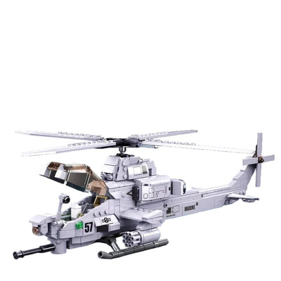 Maquette hélicoptère AH-1Z Viper avec cockpit qui s'ouvre.