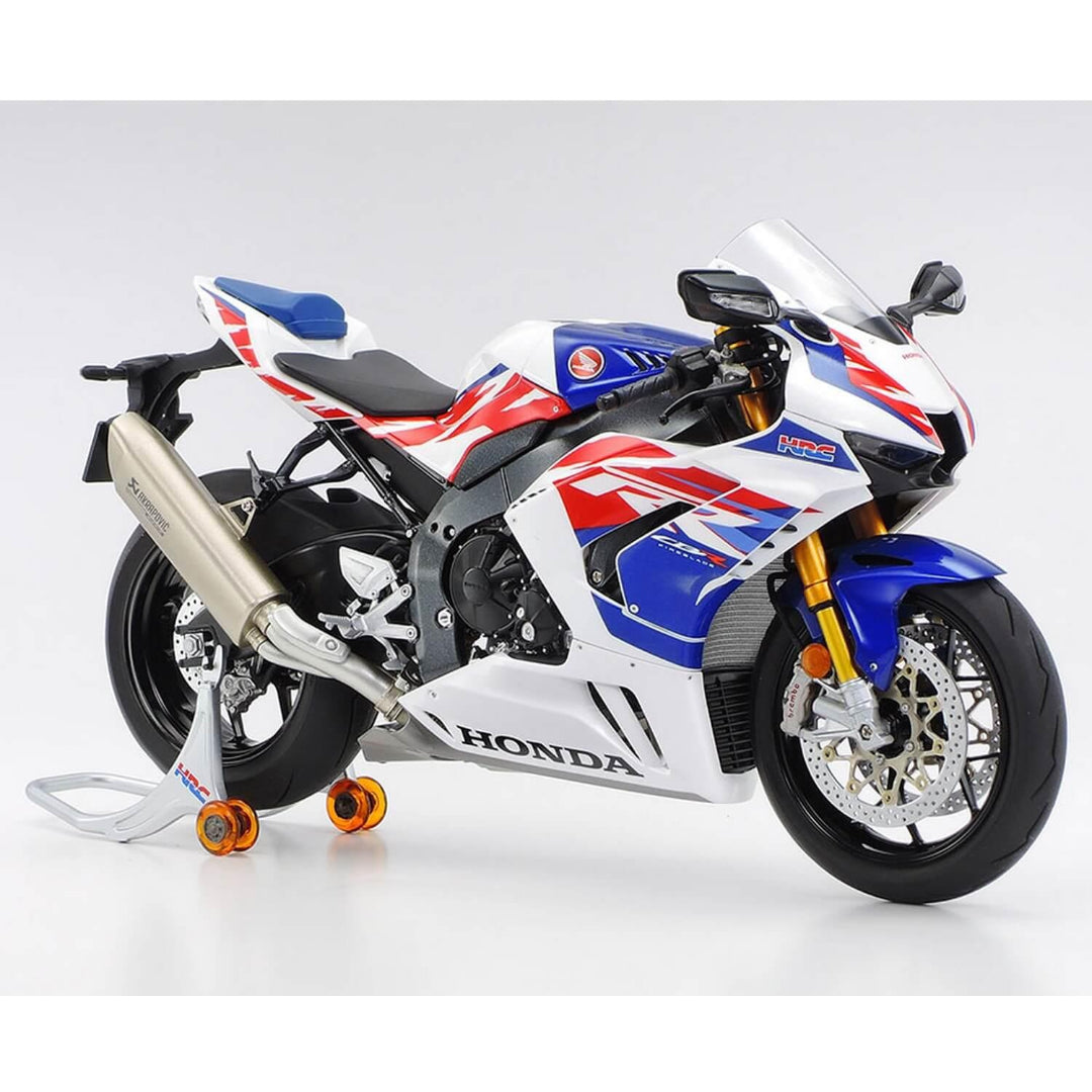 Maquette moto de course Honda Fireblade pour le 30e anniversaire.
