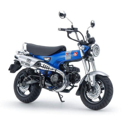 Maquette moto Honda Dax 125, de couleur bleu avec détail chromé